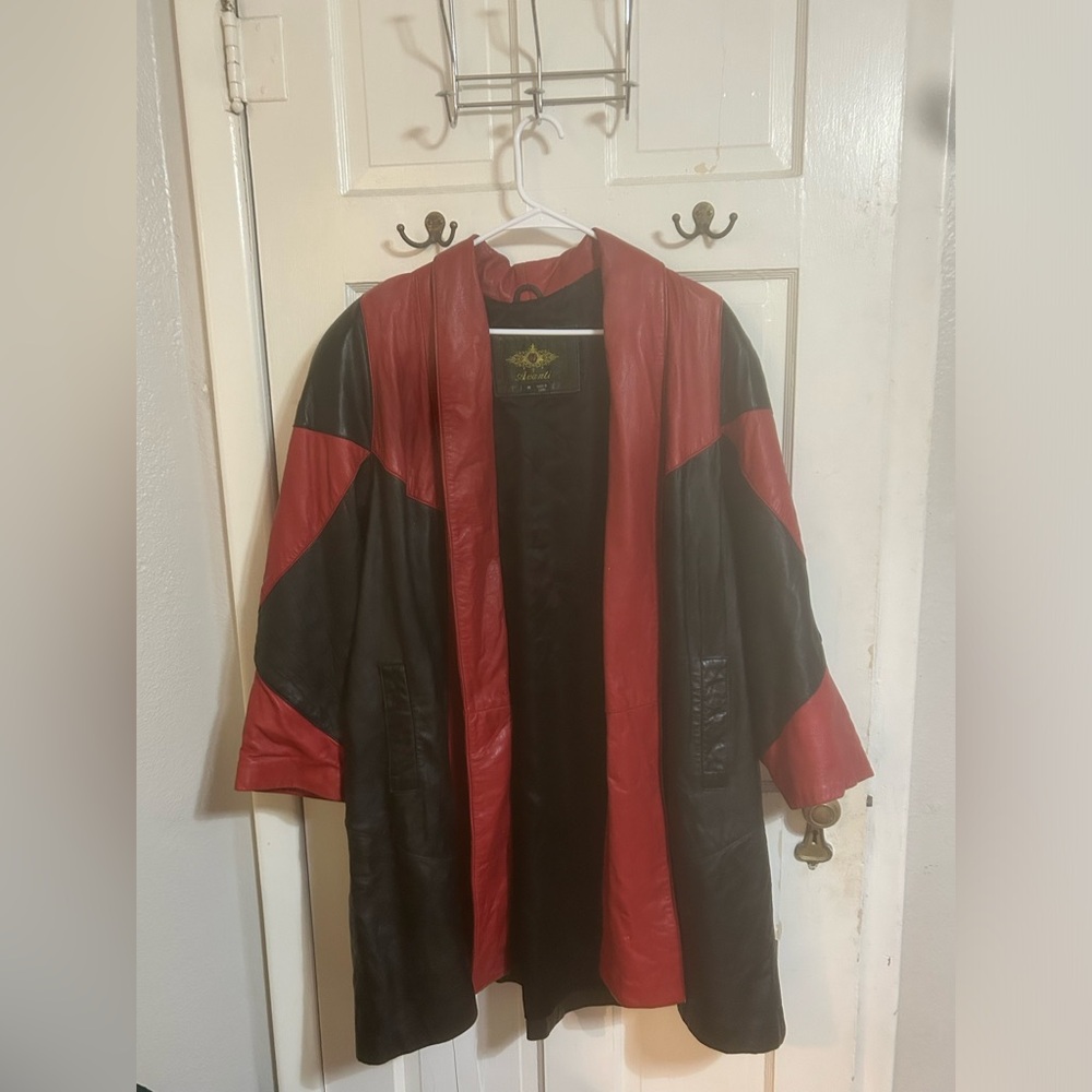 Vintage avanti trench leather jacket, red and black , shoulder pads,size medium